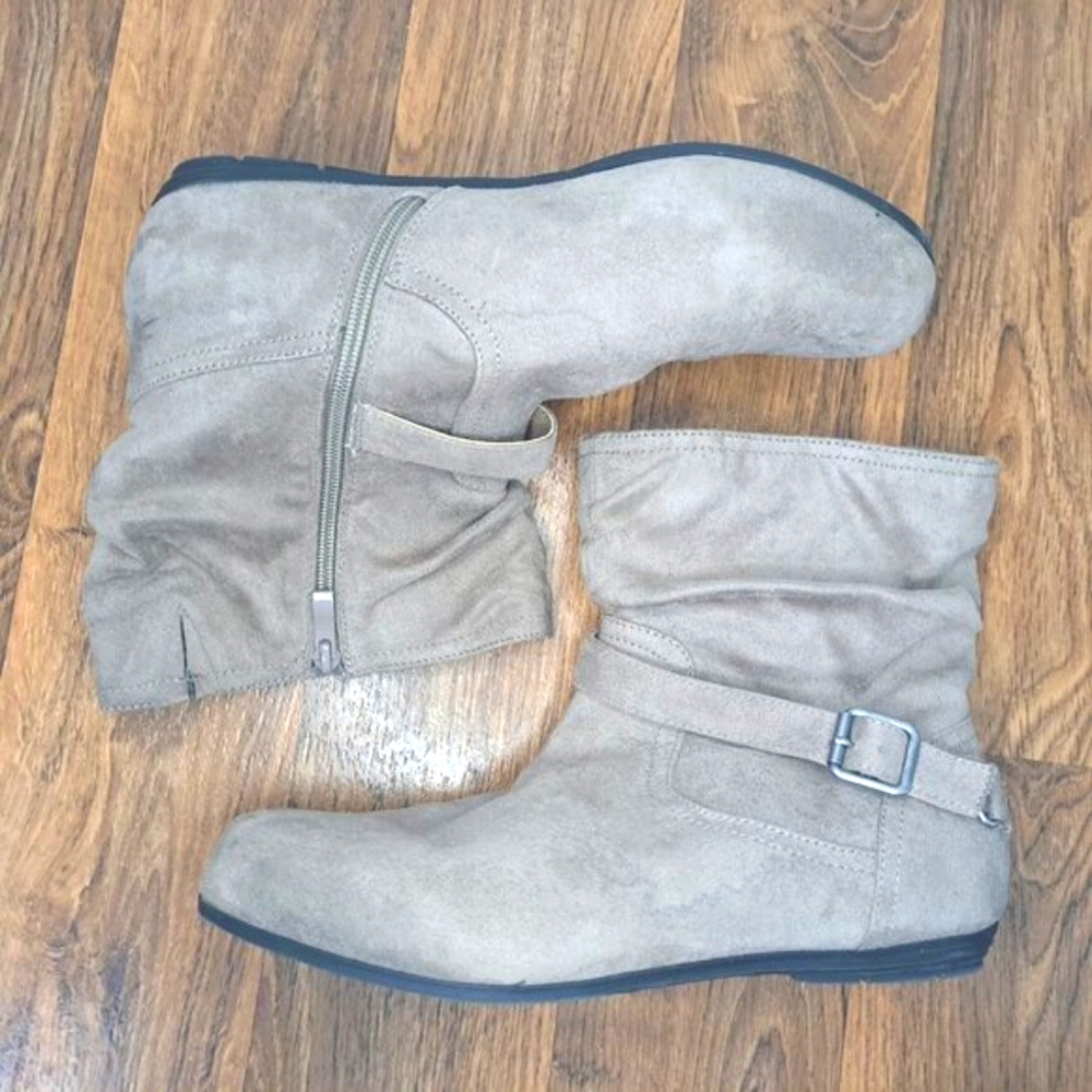 Torrid Slouch Ankle Booties Tan Beige Flat No Heels Size 10WW
